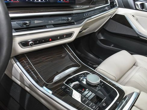 Used 2024 BMW X5 xDrive40i w/ M Sport Package AWD/4WD image 48
