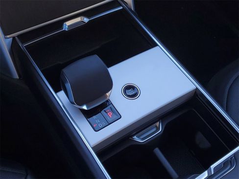 New 2026 Land Rover Range Rover SE image 23