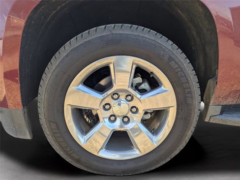 Used 2019 Chevrolet Suburban LT w/ Luxury Package image 27