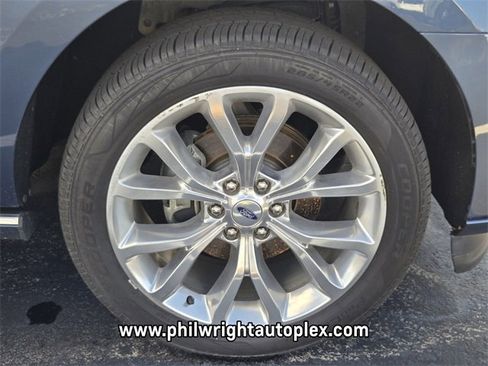 Used 2019 Ford Expedition Platinum image 5