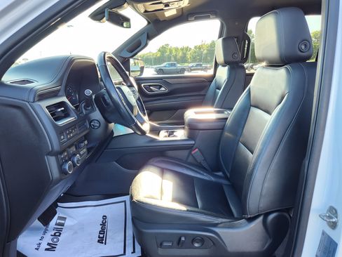 Used 2021 Chevrolet Suburban Z71 w/ Luxury Package AWD/4WD image 13