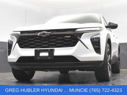 Used 2024 Chevrolet Trax RS FWD image 22