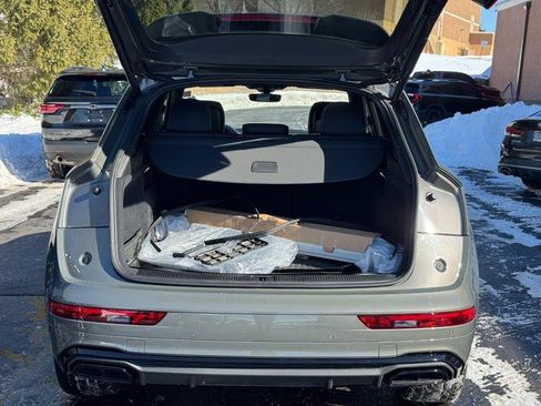 Used 2025 Audi Q5 2.0T Premium w/ Convenience Plus Package image 9