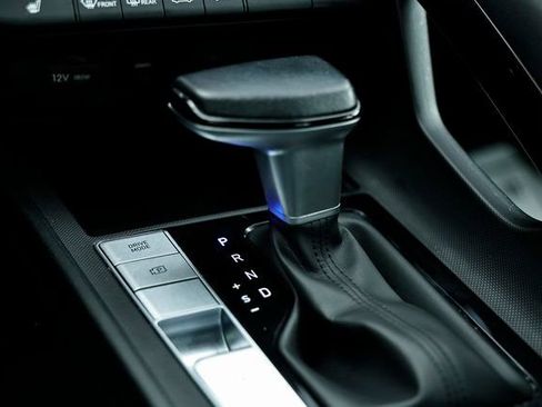 Used 2025 Hyundai Elantra SEL image 40