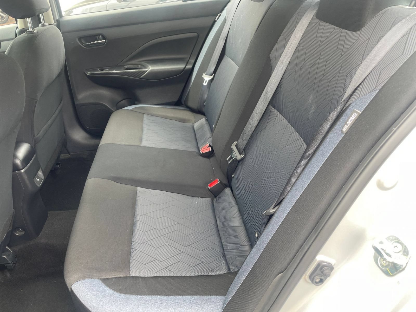 Used 2025 Nissan Versa SV FWD image 25