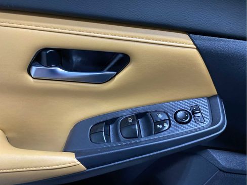 Used 2021 Nissan Sentra SV w/ SV Premium Package image 10