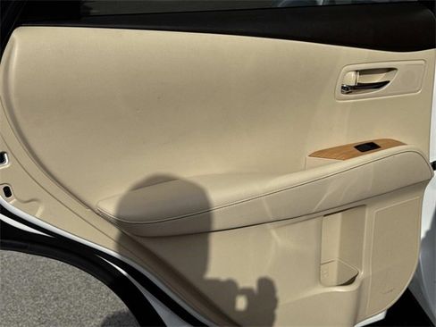 Used 2015 Lexus RX 450h FWD image 12