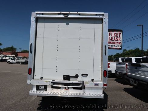 Used 2018 Ford Transit 350 156 DRW RWD image 4