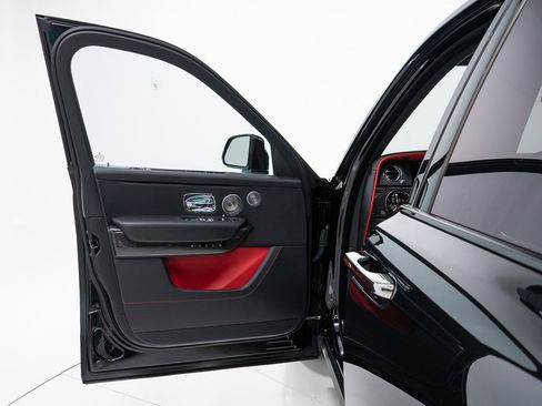 Certified 2024 Rolls-Royce Cullinan Black Badge w/ Driver's Package image 11