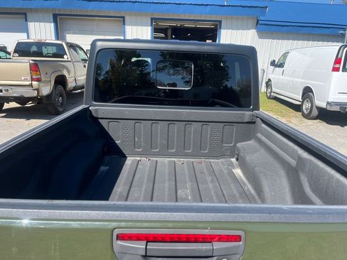 Used 2022 Jeep Gladiator Sport AWD/4WD image 8