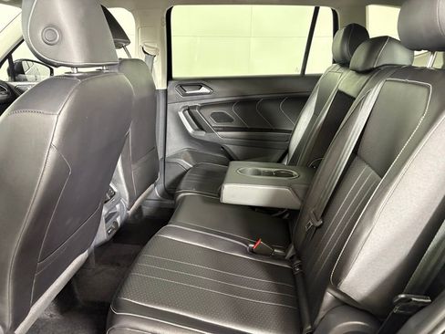 Used 2024 Volkswagen Tiguan SE FWD image 40