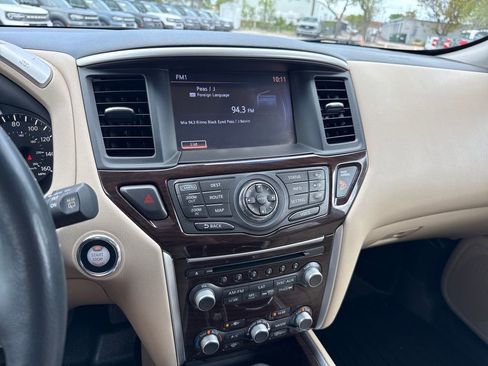 Used 2016 Nissan Pathfinder Platinum image 21