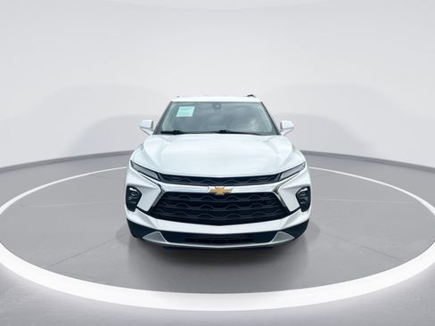 Used 2024 Chevrolet Blazer LT w/ Convenience Package FWD image 3