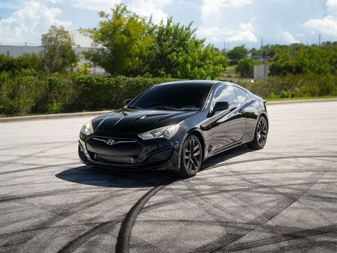 Used 2013 Hyundai Genesis 2.0T image 10