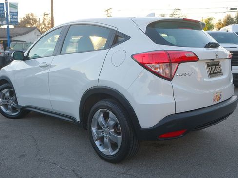 Used 2017 Honda HR-V LX image 4