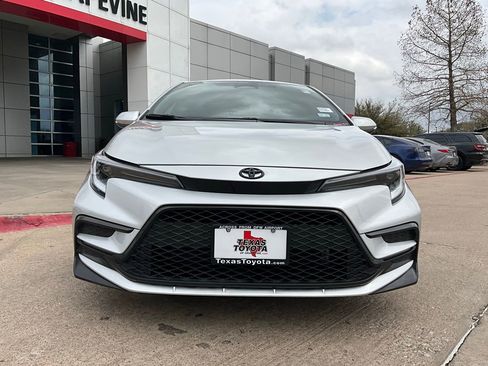 Used 2025 Toyota Corolla SE image 4