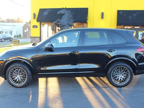 Used 2017 Porsche Cayenne Platinum Edition image 25