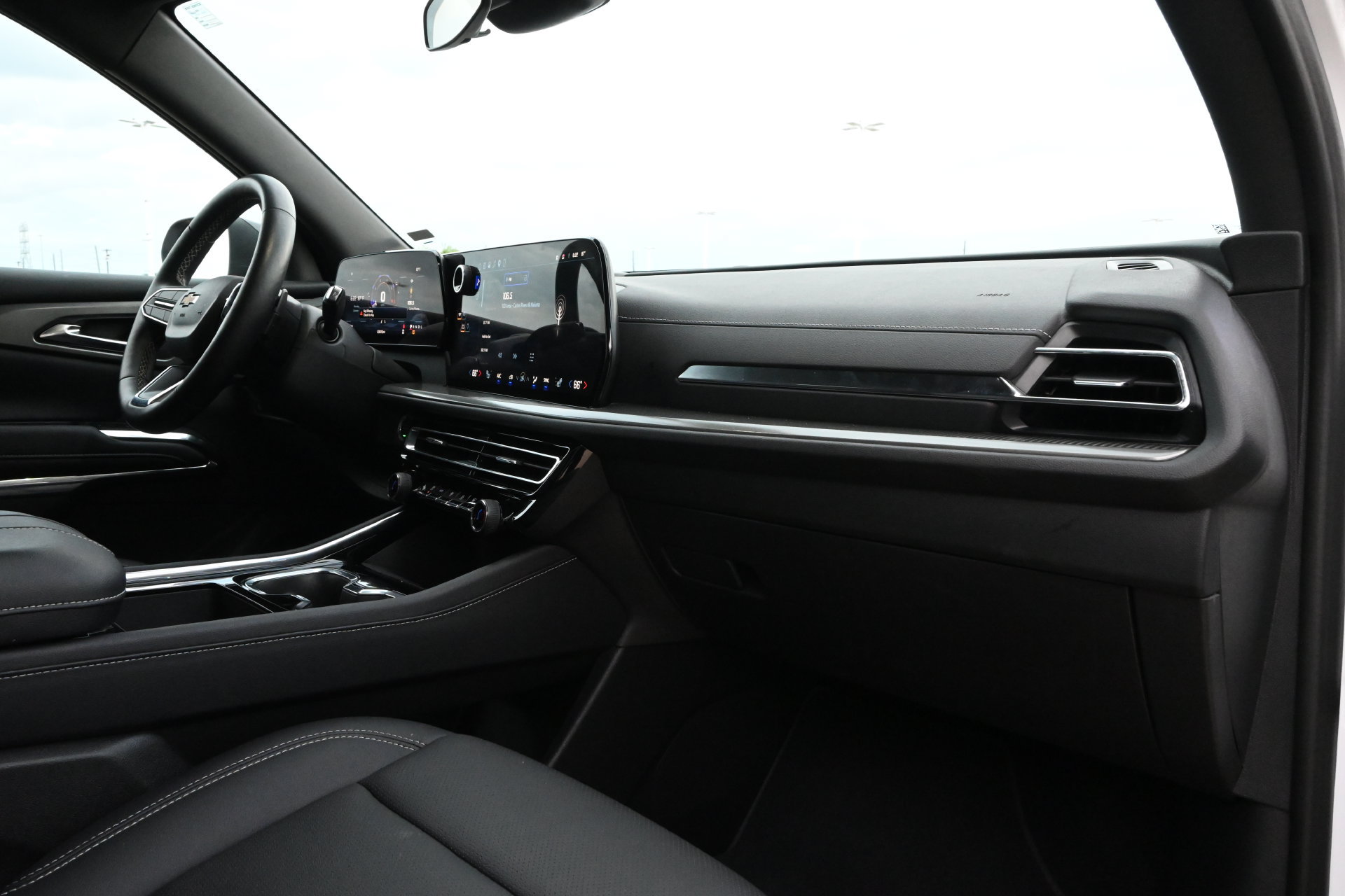Used 2026 Chevrolet Traverse LT FWD image 24