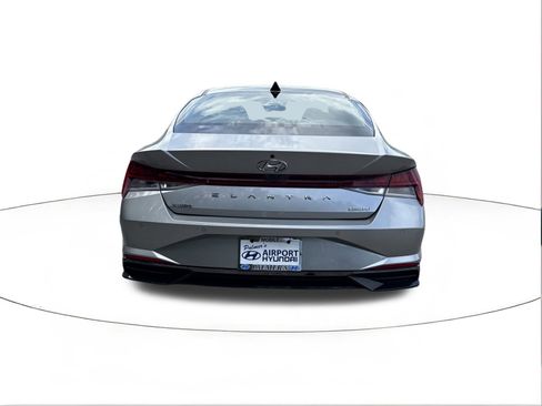 Used 2023 Hyundai Elantra Limited w/ Cargo Package image 4