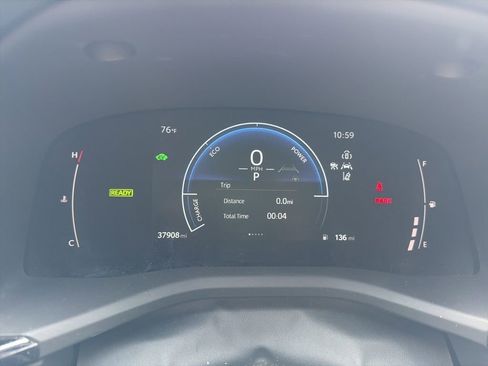 Used 2025 Toyota Camry SE w/ Convenience Package image 8