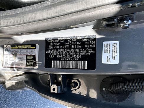 Used 2020 Hyundai Venue SEL image 30