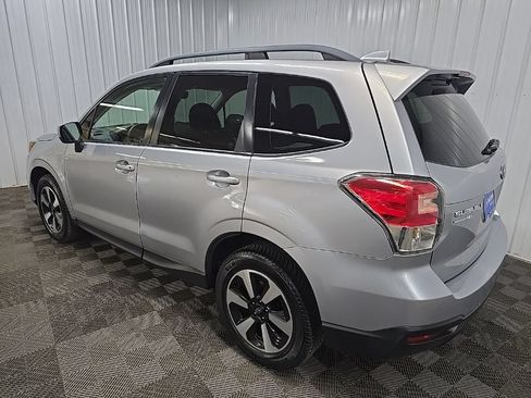 Used 2018 Subaru Forester 2.5i Premium w/ All-Weather Package AWD/4WD image 9