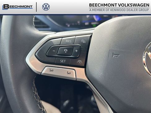 Used 2024 Volkswagen Taos SE FWD image 18