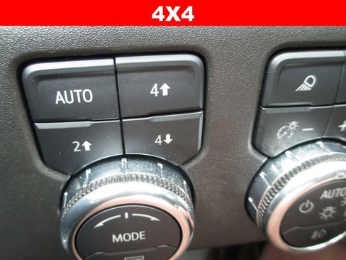 Used 2025 GMC Sierra 1500 SLT w/ SLT Premium Plus Package image 30