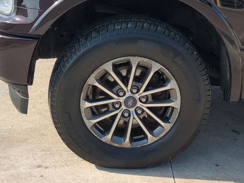 Used 2018 Ford F150 Lariat w/ Equipment Group 502A Luxury image 18