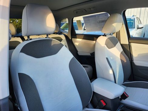 New 2026 Volkswagen Taos SE image 14