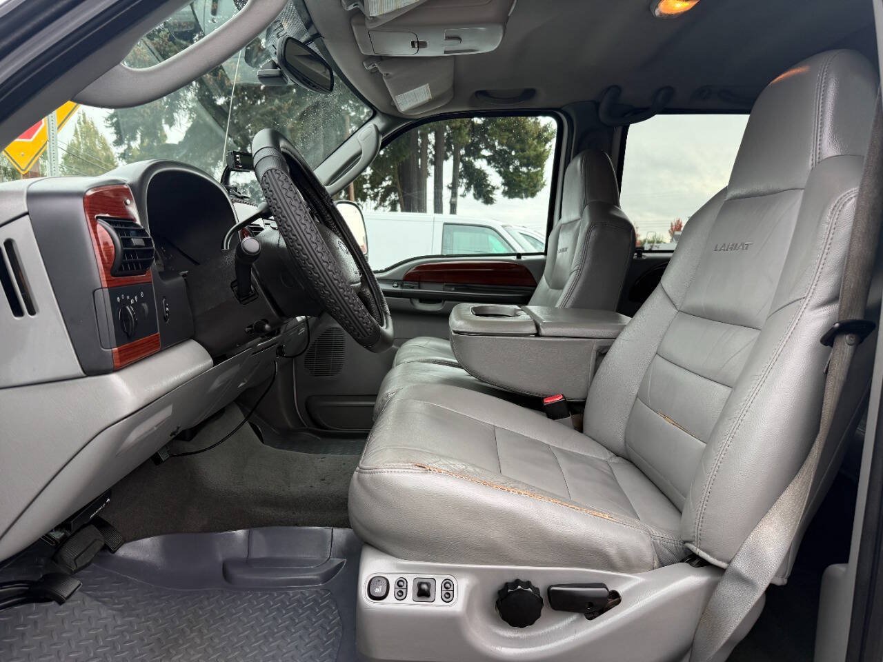 Used 2005 Ford F350 Lariat AWD/4WD image 15