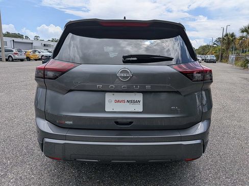 Used 2026 Nissan Rogue SL FWD image 4