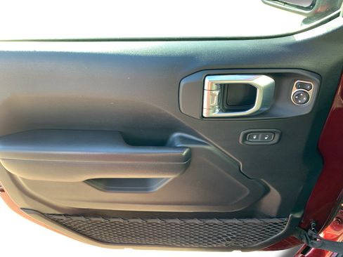 Used 2021 Jeep Wrangler Sport S image 20