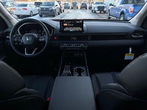 New 2025 Honda Pilot Touring image 31