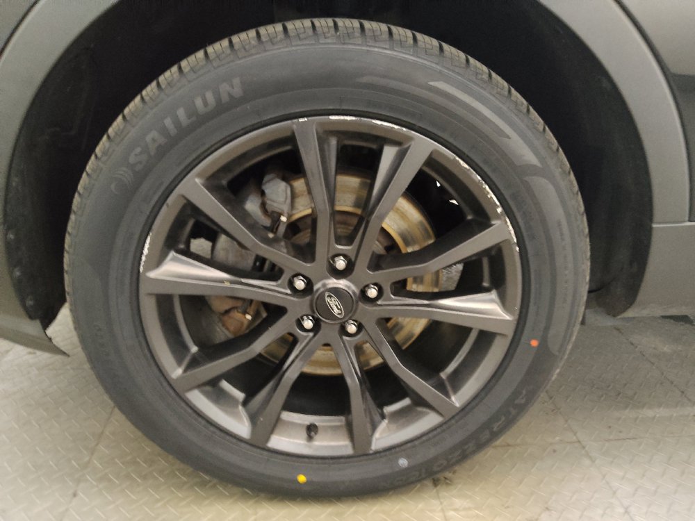 Used 2019 Ford Explorer XLT w/ Equipment Group 202A AWD/4WD image 31