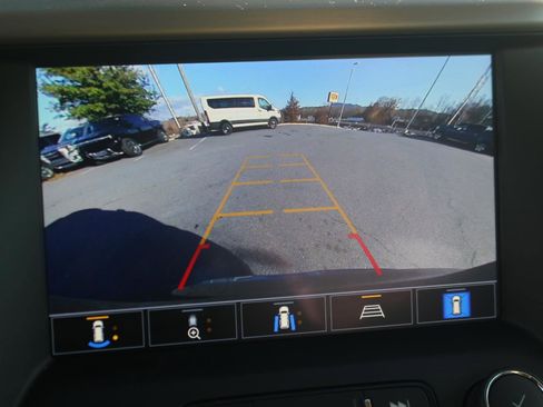 Used 2021 GMC Acadia Denali w/ Denali Technology Package image 28