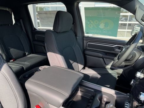 New 2026 RAM 1500 4x4 Crew Cab image 41