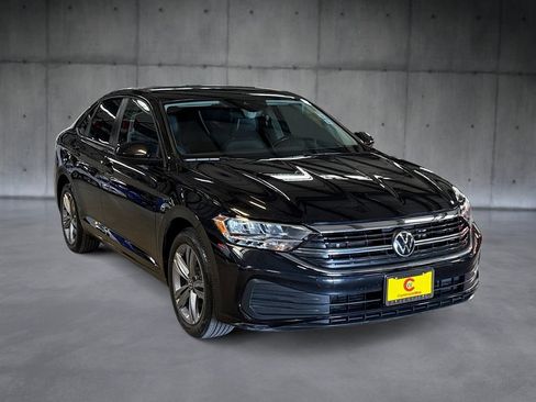 Used 2024 Volkswagen Jetta SE FWD image 7