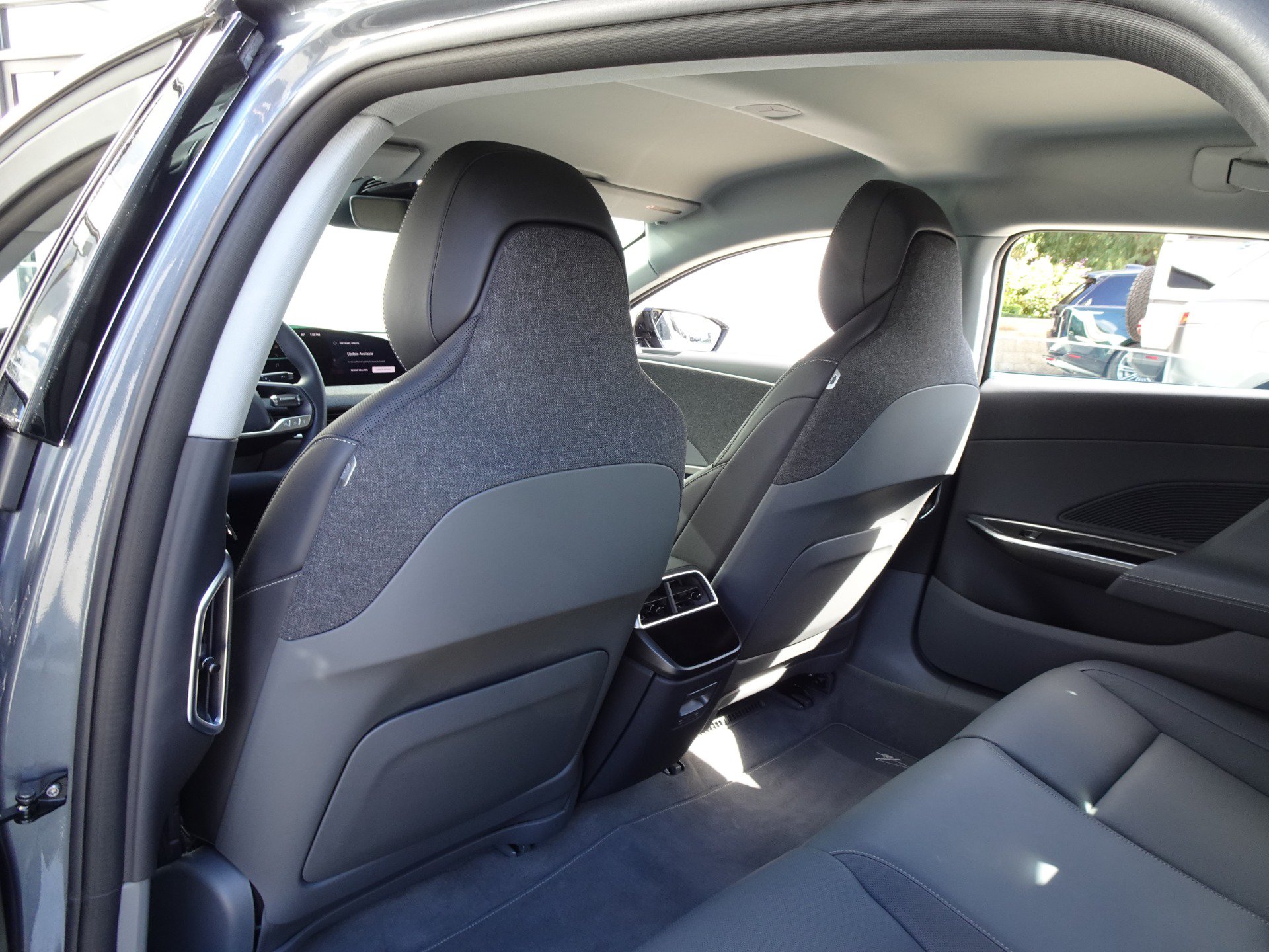 Used 2025 Lucid Air Touring AWD/4WD image 12