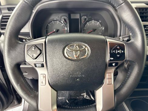 Used 2021 Toyota 4Runner SR5 AWD/4WD image 15