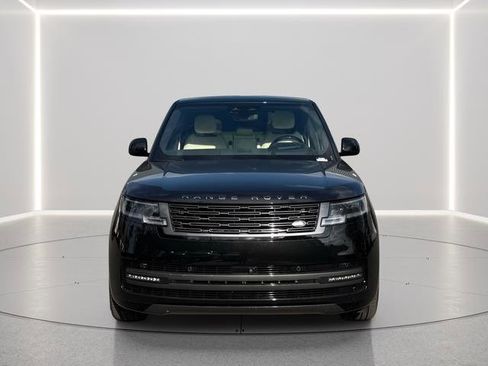 Certified 2025 Land Rover Range Rover SE image 8