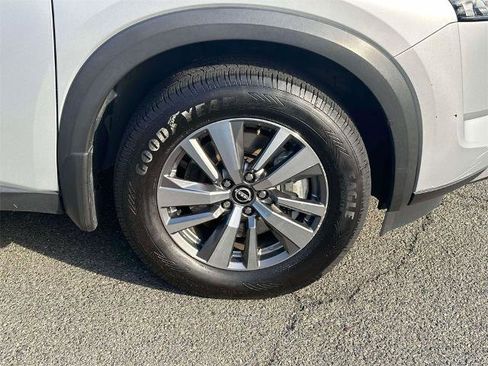 Certified 2023 Nissan Pathfinder SL w/ Lighting Package (N92) image 7