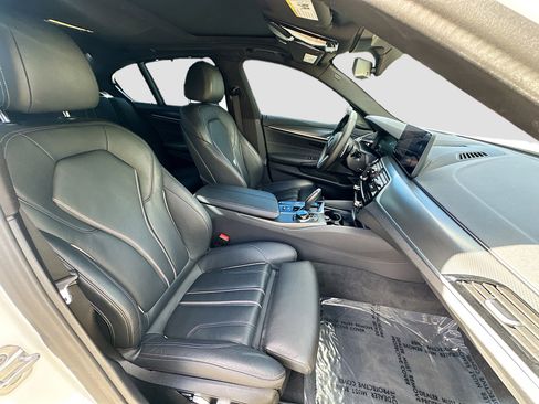 Used 2021 BMW 540i w/ Executive Package image 33