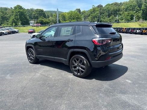 New 2026 Jeep Compass Limited w/ Sun, Sound & Navigation Group AWD/4WD image 3