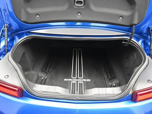 Used 2018 Chevrolet Camaro SS RWD image 43