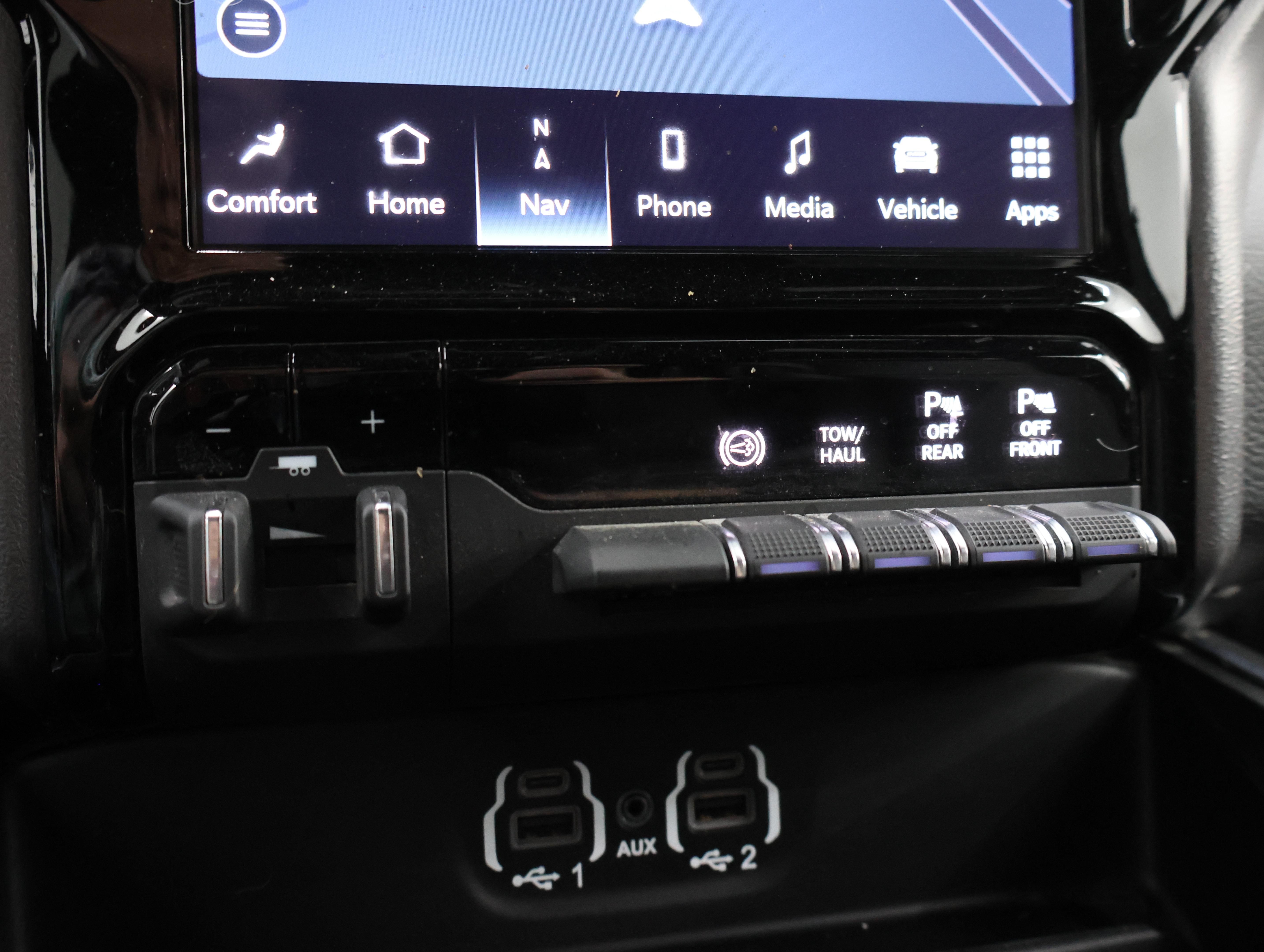 Used 2024 RAM 2500 Laramie w/ Night Edition AWD/4WD image 46