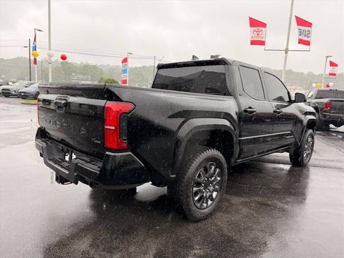Used 2025 Toyota Tacoma SR5 AWD/4WD image 4