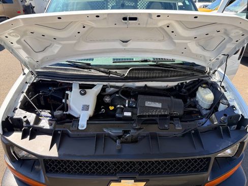 Used 2016 Chevrolet Express 2500 RWD image 35
