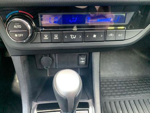 Used 2015 Toyota Corolla S image 14