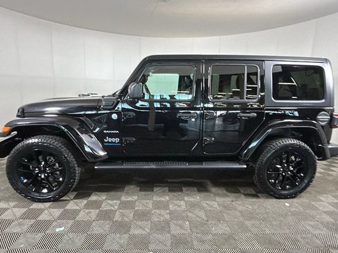 Used 2023 Jeep Wrangler Unlimited Sahara w/ Cold Weather Group AWD/4WD image 6